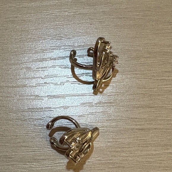 None Jewelry - Elegant Gold Clip-On Earrings, gold plated .
